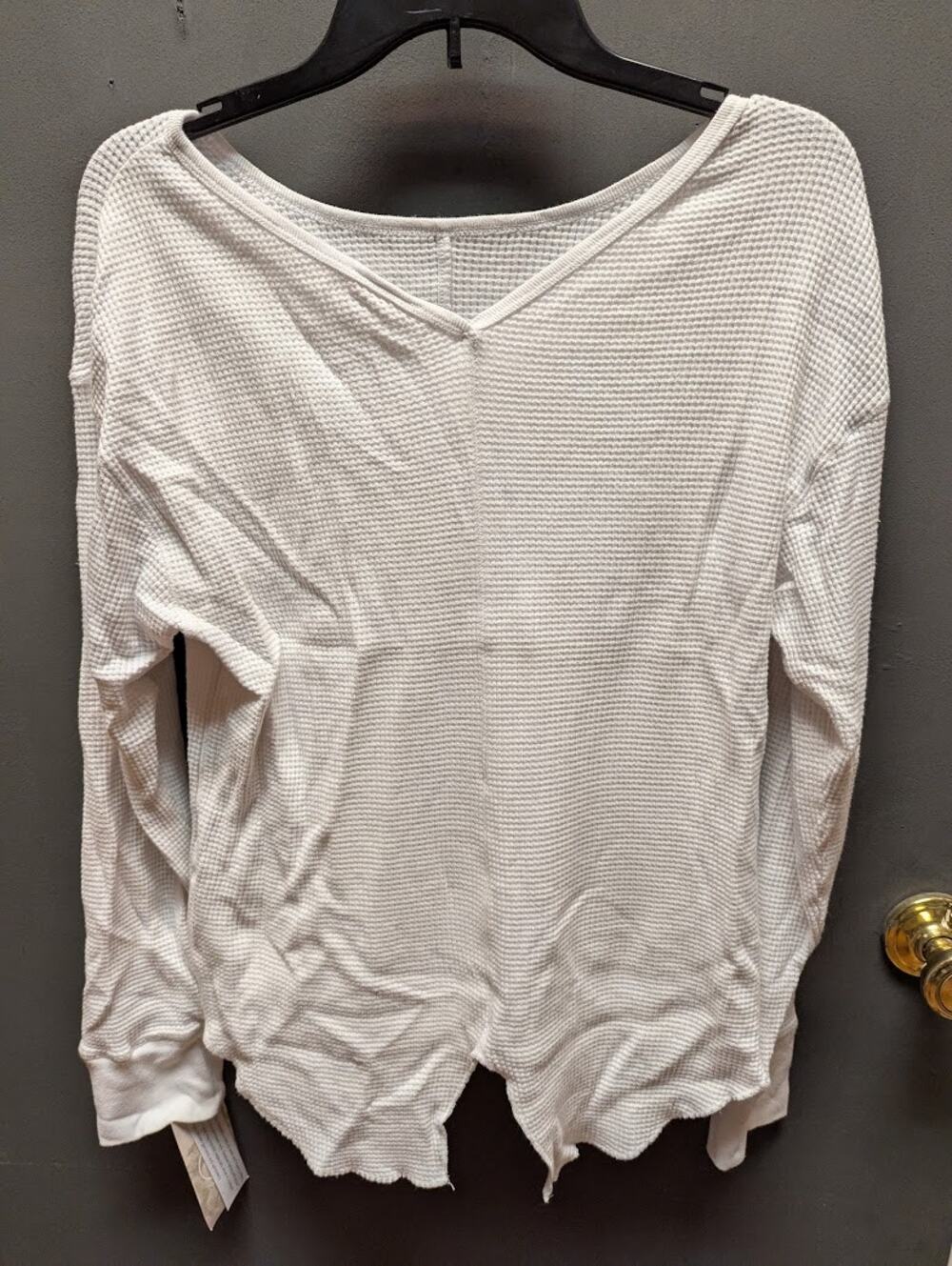 Sage Collective Size Large waffle thermal top shirt Tee long sleeve Vneck white